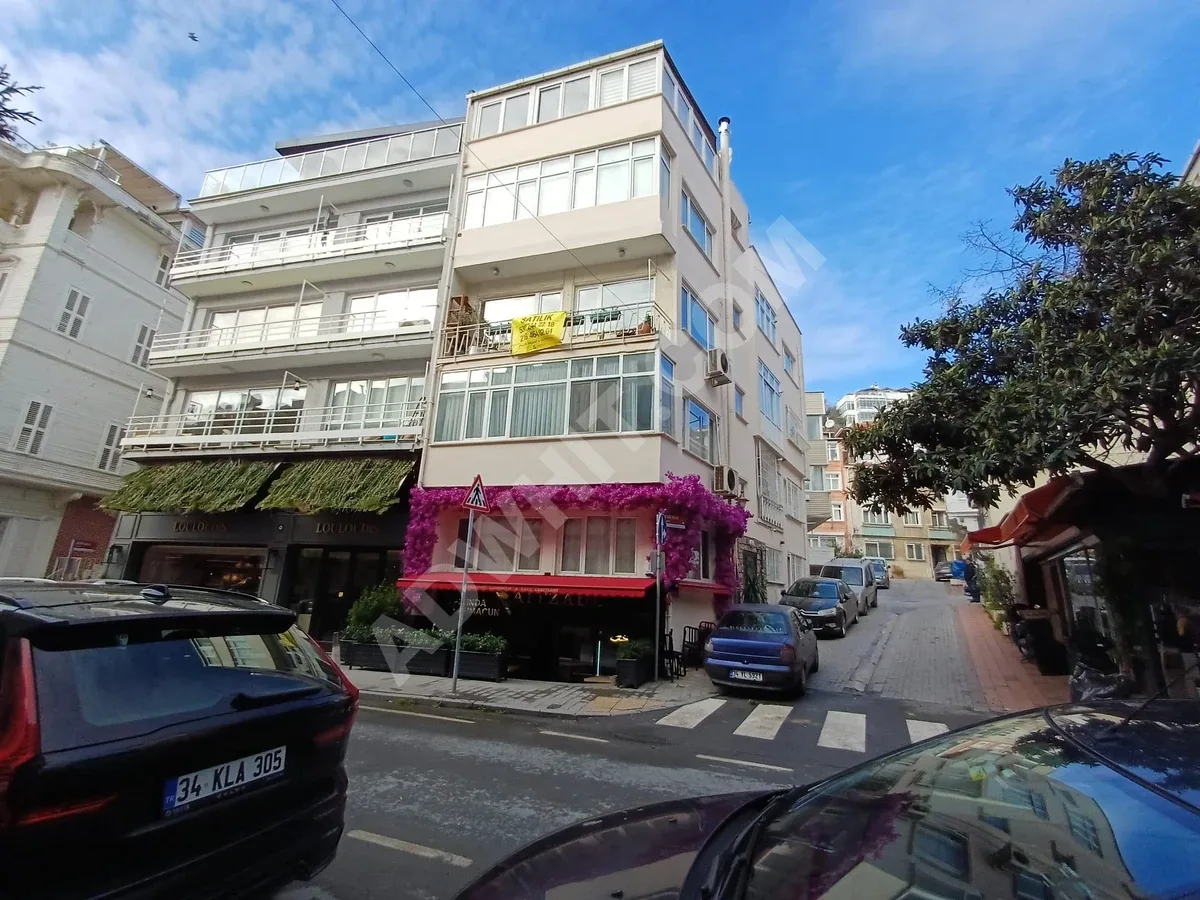 Appartement à vendre 2,5+1 dans le quartier Arnavutköy de Bebek, Beşiktaş image 18