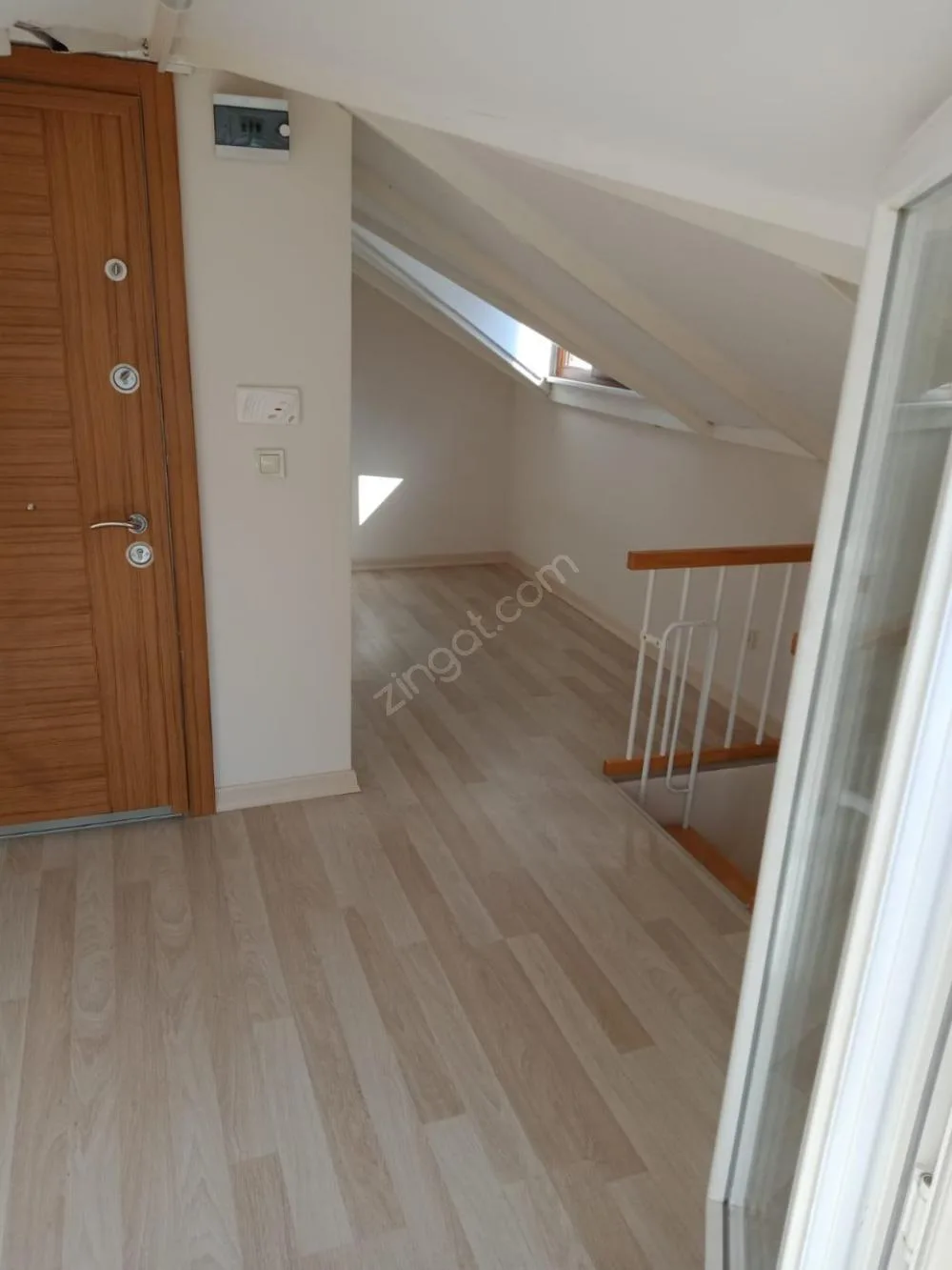 DUPLEX 2+1 AVEC TERRASSE À CÔTÉ DE LA STATION DE MÉTRO À İÇERENKÖY image 3