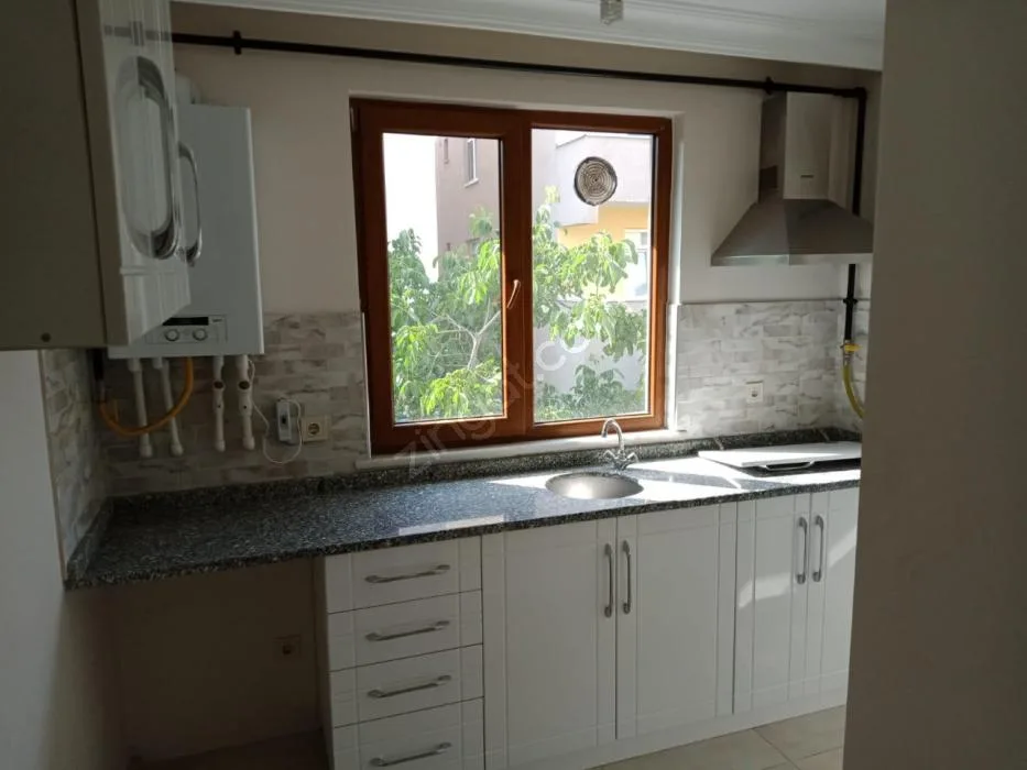 DUPLEX 2+1 AVEC TERRASSE À CÔTÉ DE LA STATION DE MÉTRO À İÇERENKÖY image 4
