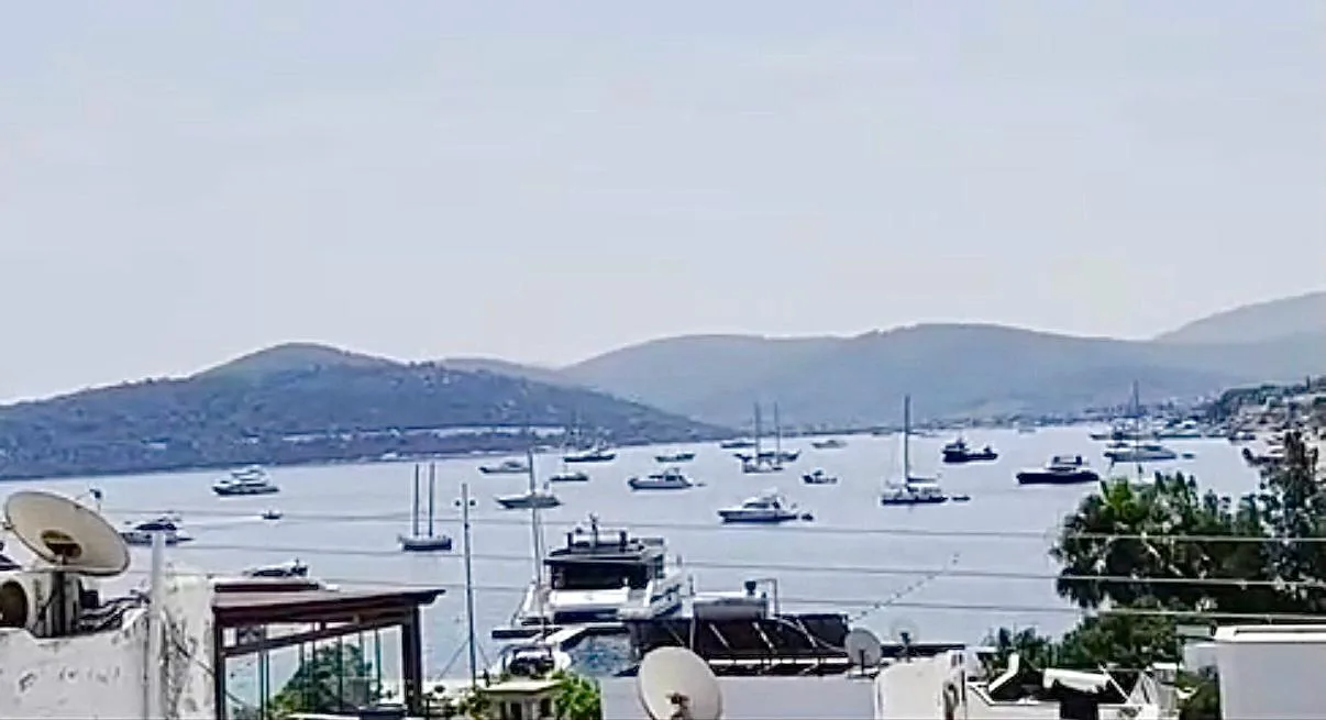 VILLA À VENDRE À 40 MÈTRES DE LA MER À TÜRKBÜKÜ image 4