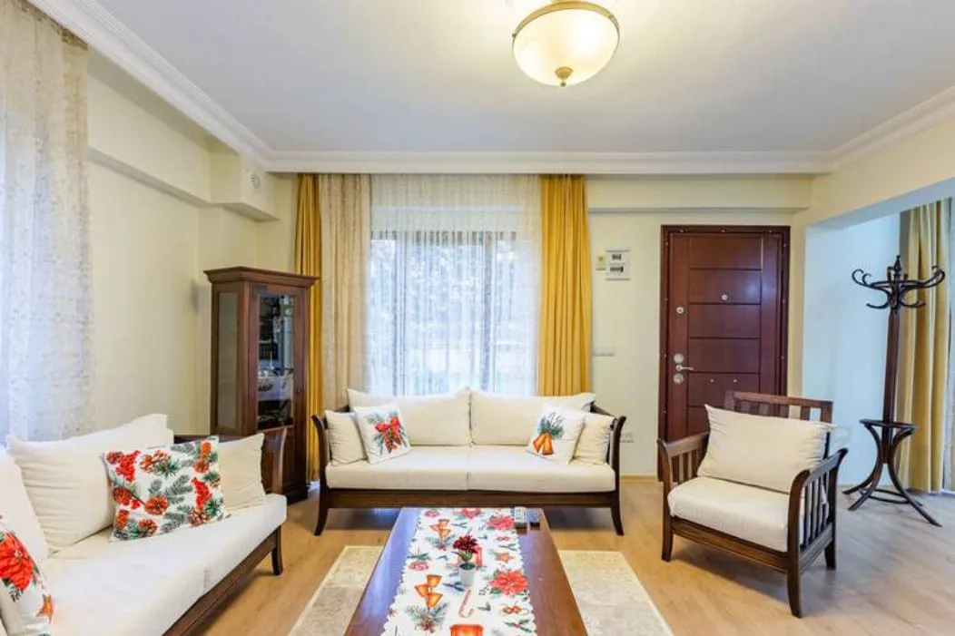 Villa indépendante 6+1 avec piscine à louer dans le quartier Çavuş de Şile image 2